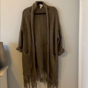 Hinge Oversized Fringe Sweater (Brown)